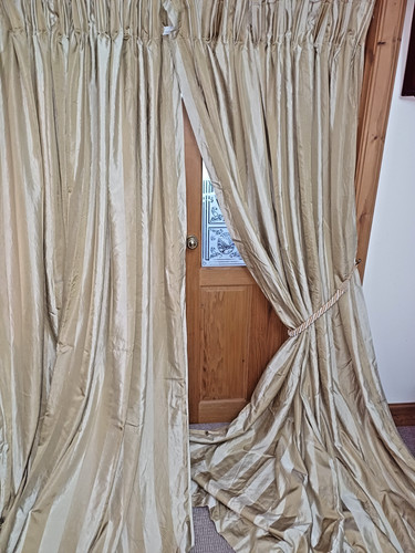 Gold silk curtains - gold, ea.