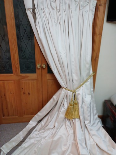Huge ivory interlined door - huge,