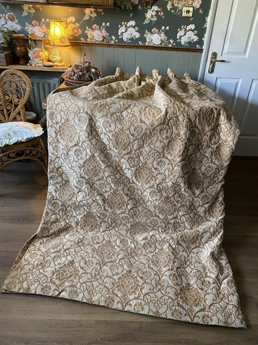 Stunning bespoke pinch pleat - stunning,