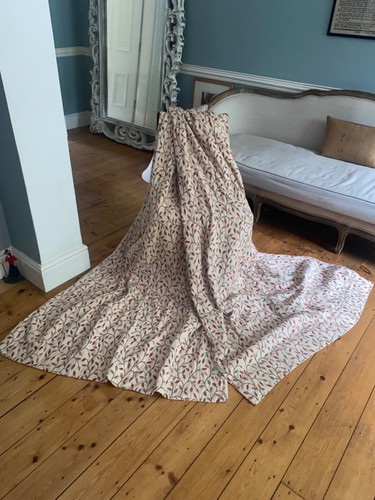 Tapestry crewel work style - crewel,